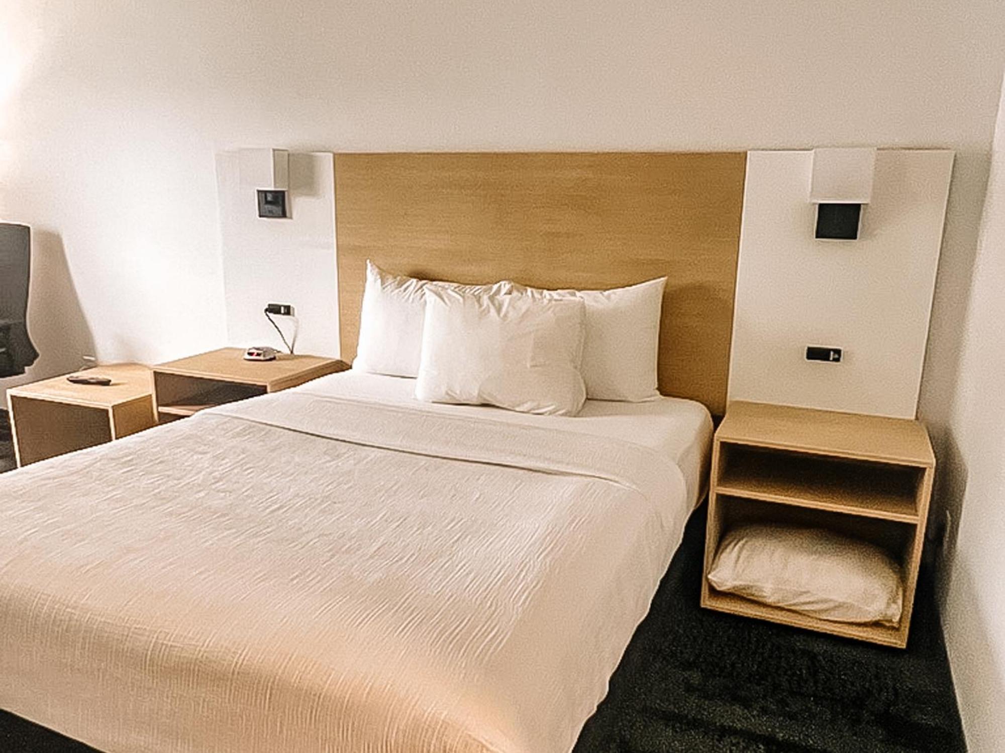 La Place Rendez-Vous Hotel Fort Frances Extérieur photo